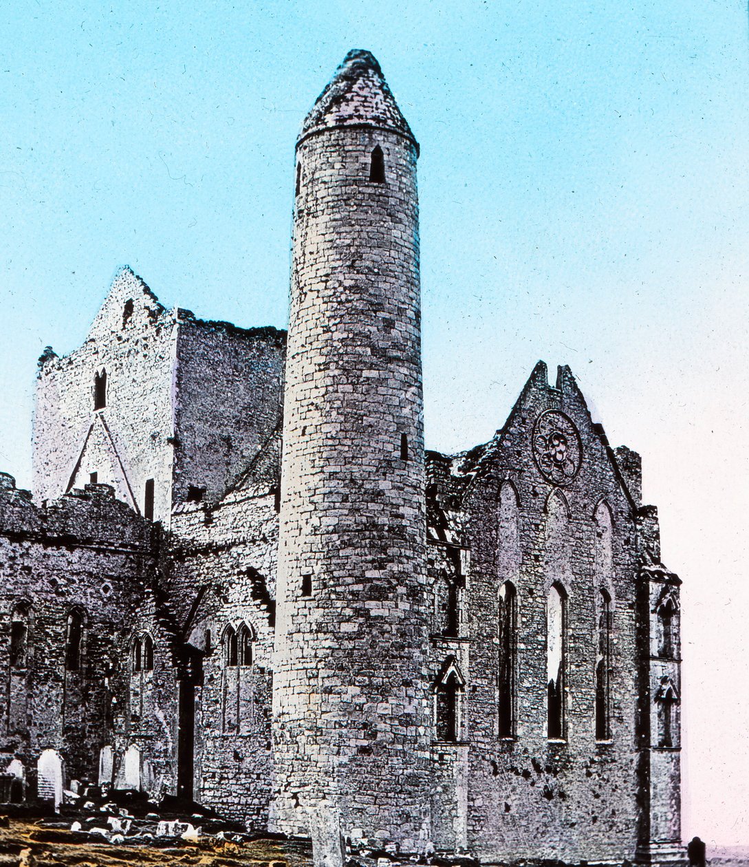 Cashel Co., Tipperary, c1910 Kayalığındaki Harabeler by Unbekannt