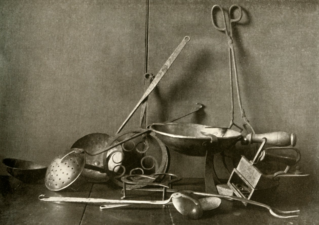 Sadiron, maşa, sıyırıcı, çatal, sacayağı ve bakır doğrama kabı, 18. yüzyıl, 1937. by Unbekannt