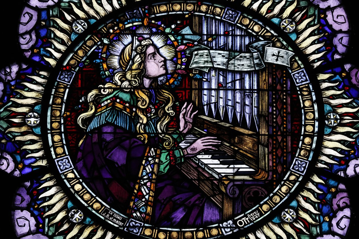 Aziz Peter Genç Katolik Kilisesi. Gül Penceresi. Sancta Cecilia, müzisyenlerin koruyucu azizi. Strazburg. Fransa. by Unbekannt