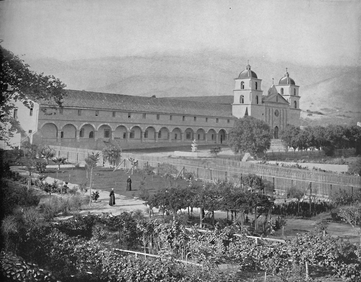 Santa Barbara Misyonu, Kaliforniya, c1897. by Unbekannt