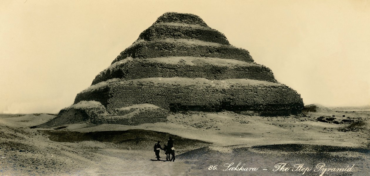 Saqqara - Basamak Piramidi, c1918-c1939. by Unbekannt