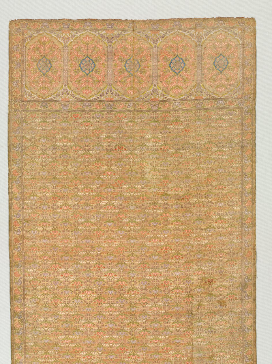 Altın zemin üzerine çiçek tarlası ve uç panelleri olan kanat, 1700