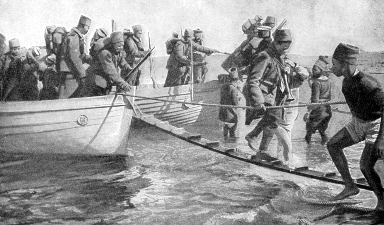 Senegalli askerler Mısır kıyılarına çıkarken, I. Dünya Savaşı, 1915 by Unbekannt