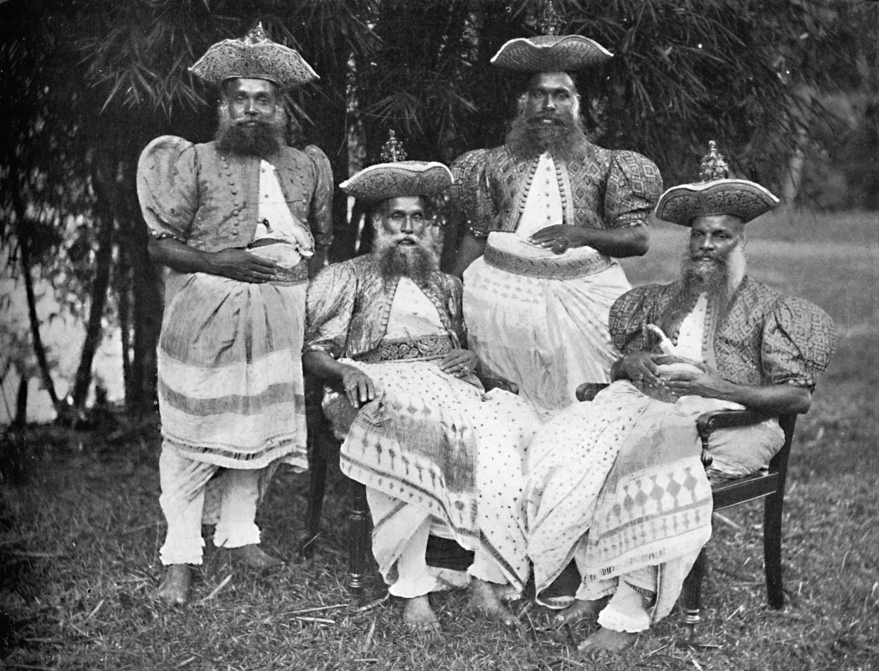 Yüksek rütbeli Singhalese erkekler, 1902 by Unbekannt