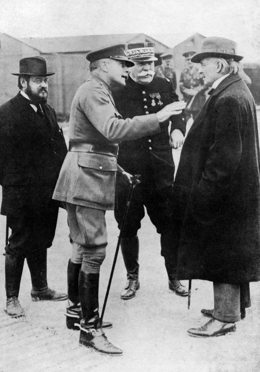 Sir Douglas Haig cephede bir noktayı vurguluyor, Fransa, Birinci Dünya Savaşı, 1916-1918, c1920 by Unbekannt