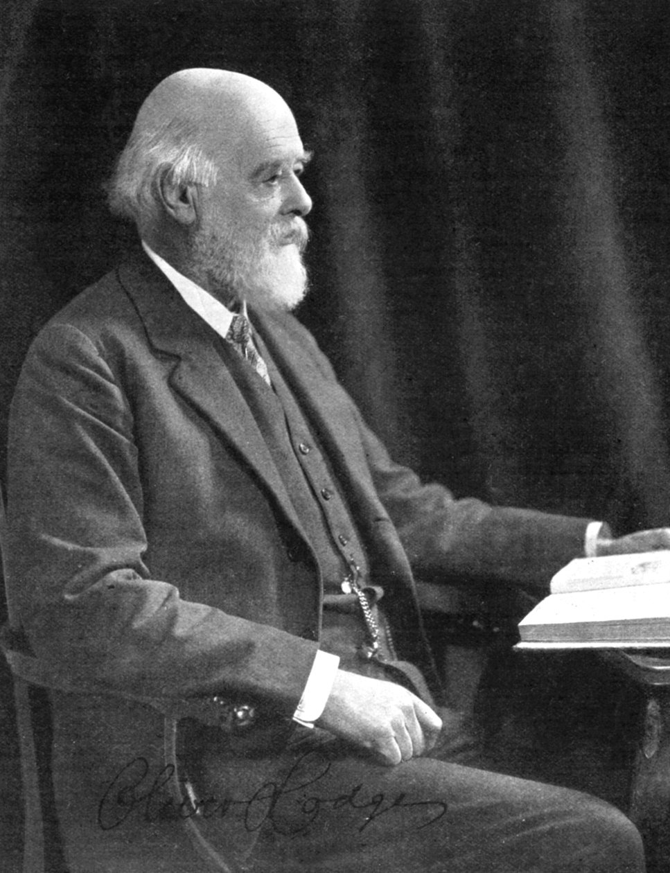 Sir Oliver Joseph Lodge 1851-1940, İngiliz fizikçi ve yazar, 20. yüzyılın başlarında by Unbekannt