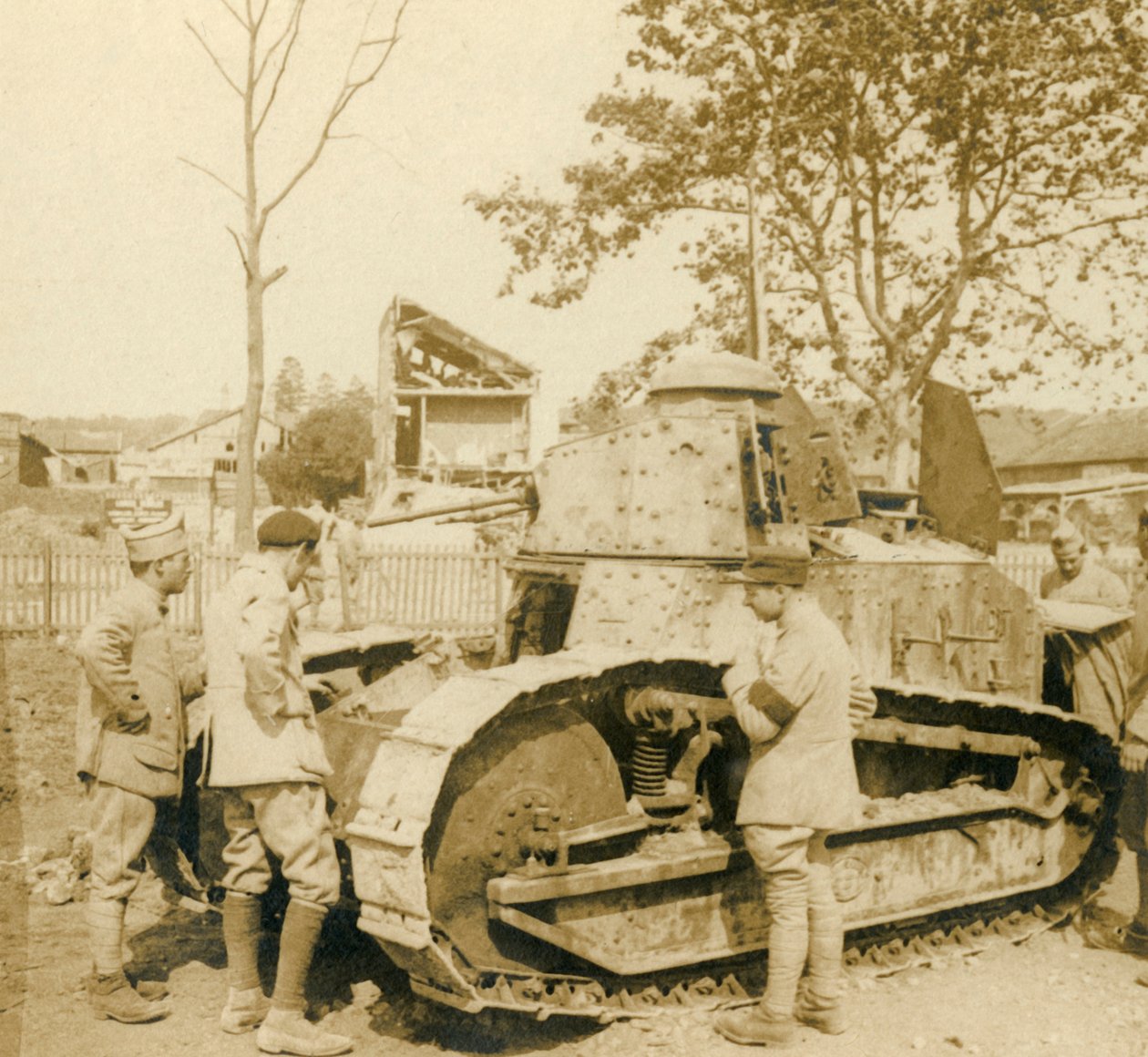 Küçük Renault tankı, c1914-c1918 by Unbekannt