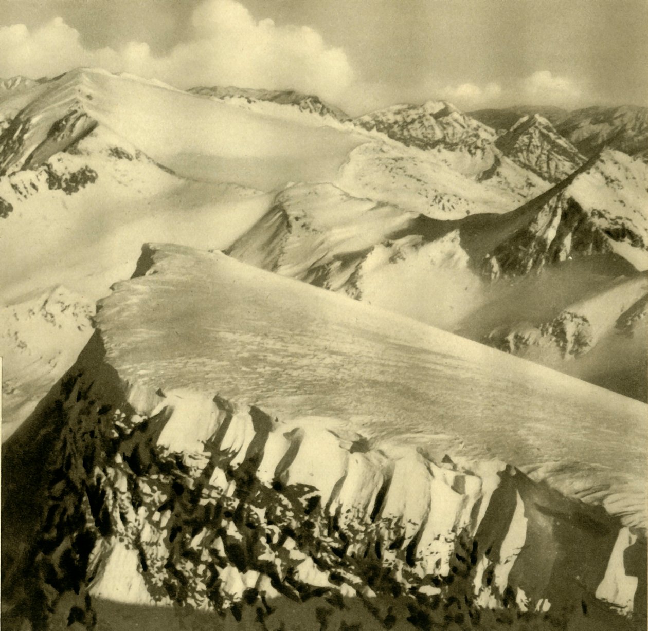 Karla kaplı dağlar, Bad Hofgastein, Avusturya, c1935. by Unbekannt