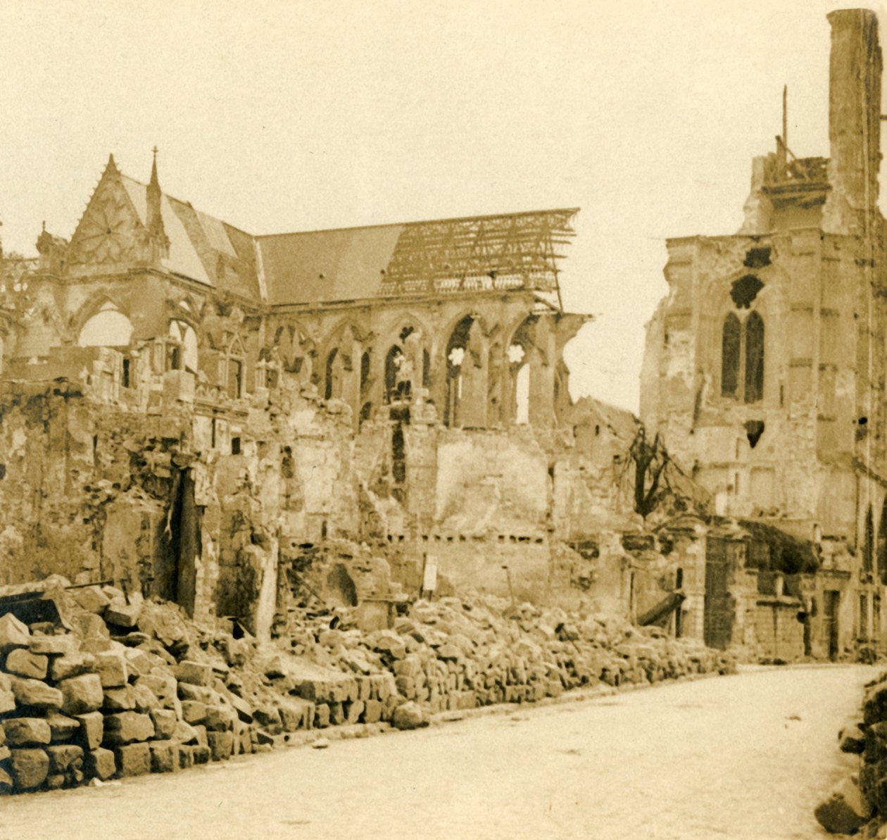 Soissons Katedrali, Soissons, kuzey Fransa, c1914-c1918. by Unbekannt