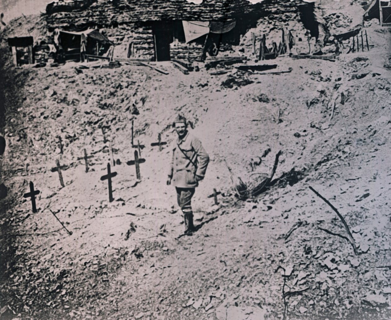 Tahta haçlar arasında asker, c1914-c1918 by Unbekannt