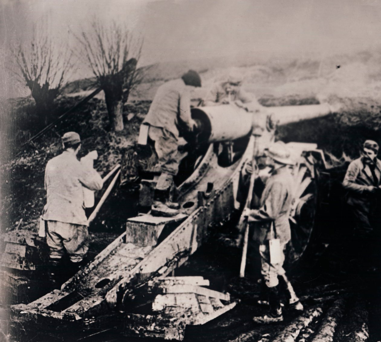 Ağır silahlara sahip askerler, c1914-c1918 by Unbekannt