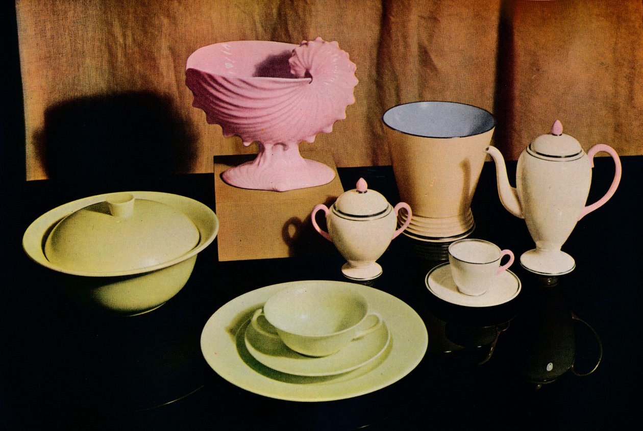 Wedgwood Etruria fabrikasının en son ürünlerinden bazıları, 1936 by Unbekannt