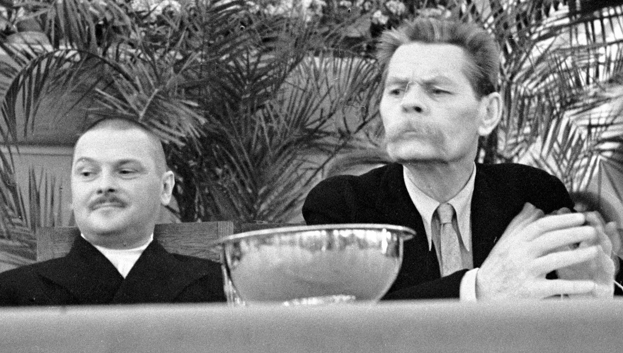 Sovyet politikacı Andrei Zhdanov ve Rus yazar Maxim Gorky, 1934 by Unbekannt