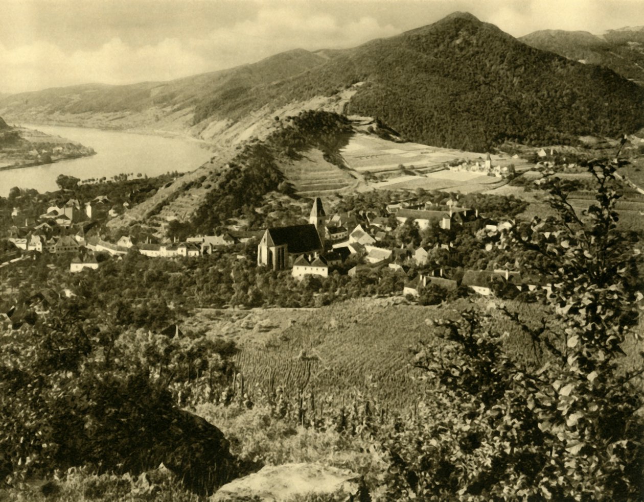 Tuna Nehri üzerinde Spitz, Wachau, Aşağı Avusturya, c1935. by Unbekannt