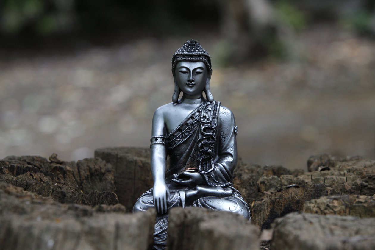 Buddhapadipa tapınağının bahçesindeki heykel, Wimbledon, Grande-Bretagne by Unbekannt