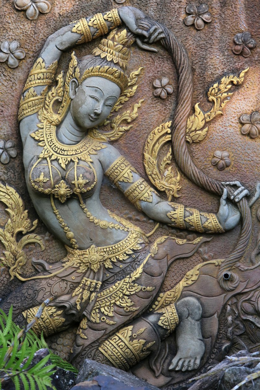 Tanrıça Phra Mae Thorani
