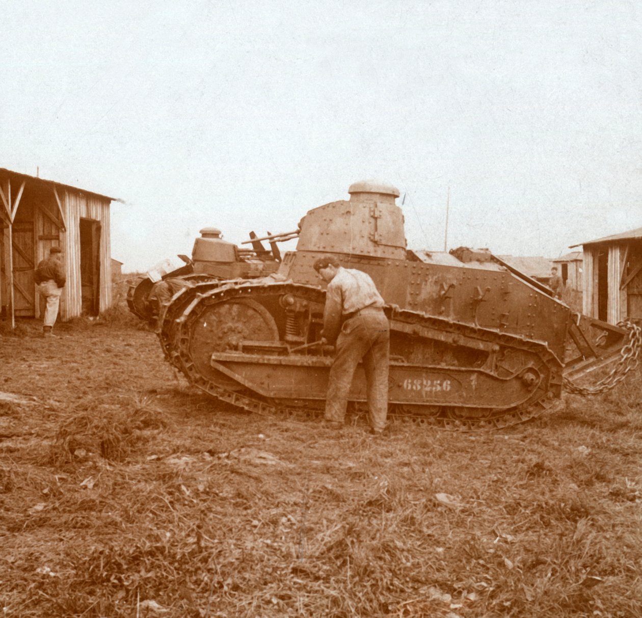 Tank bakımı, c1914-c1918 by Unbekannt