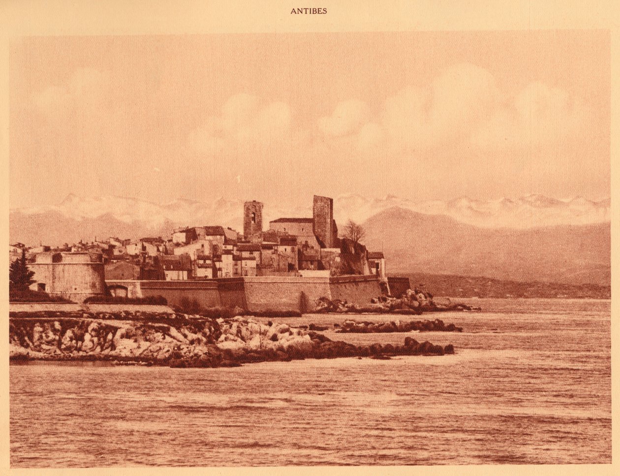 Alpler Sırtı ve Antibes, 1930. by Unbekannt
