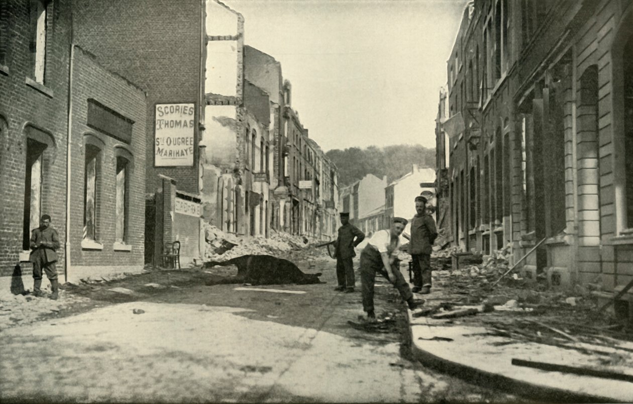 Avenue De Maastricht, Visé, 1919. by Unbekannt