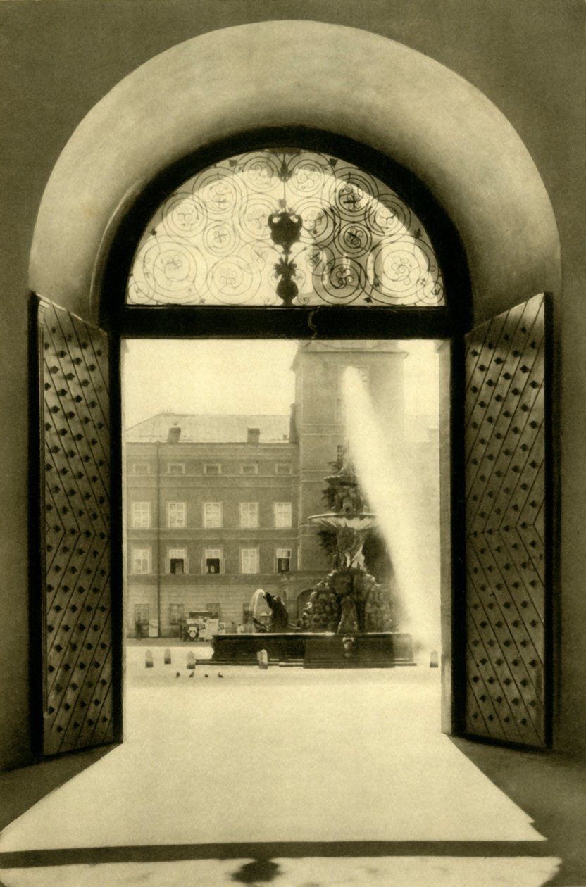Carillon Kulesi ve Rezidans Çeşmesi, Salzburg, Avusturya, c1935. by Unbekannt