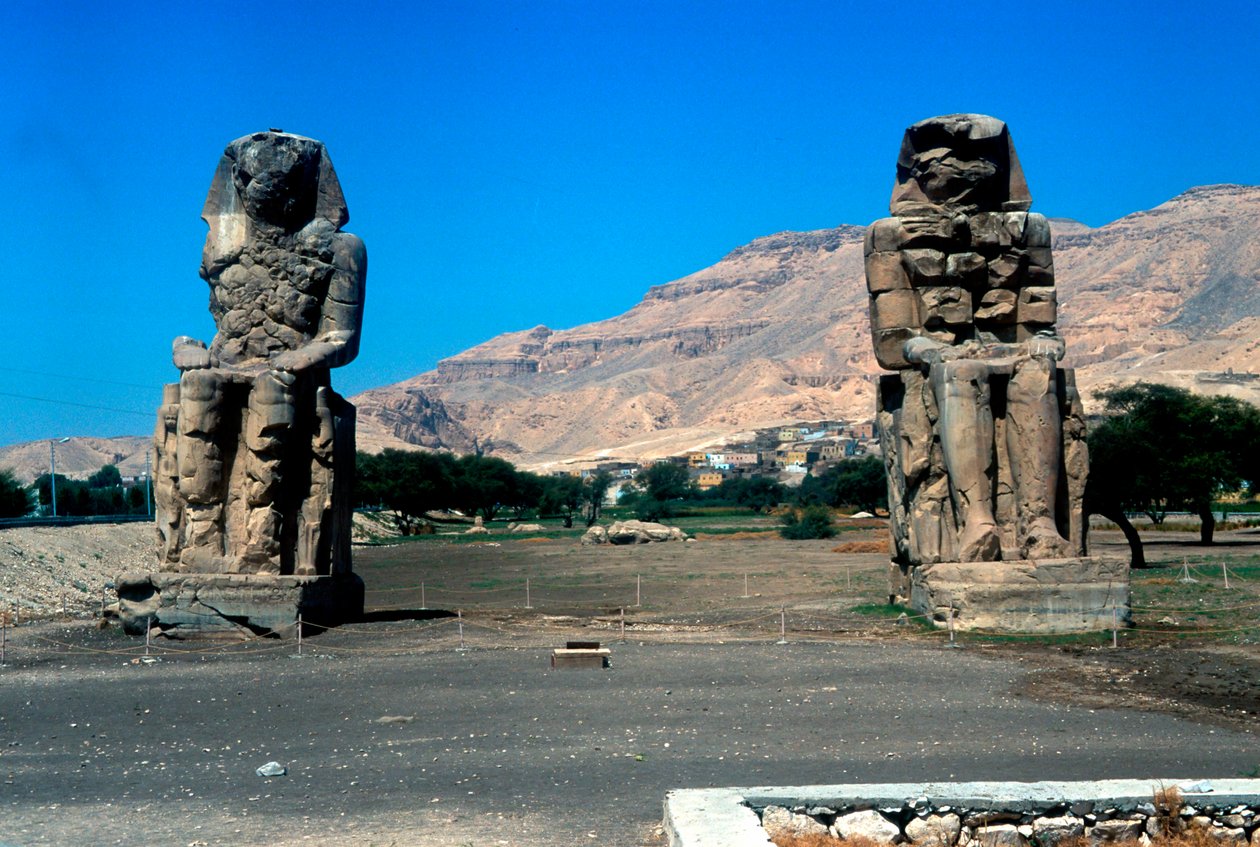Memnon Heykeli, Krallar Vadisi yakınında, Mısır, MÖ 14. yüzyıl by Unbekannt