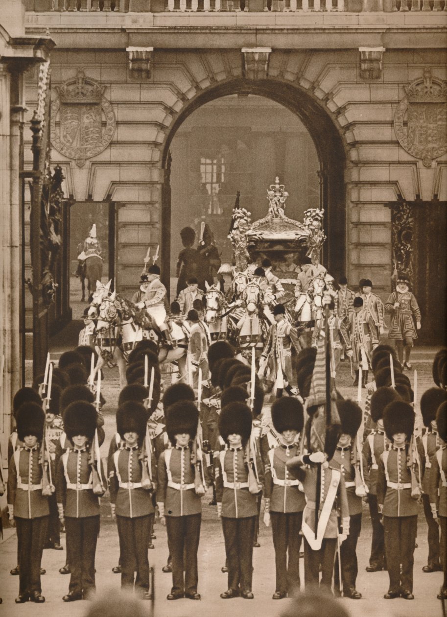 Manastıra Giden Taç Giyme Töreni, 1937 by Unbekannt