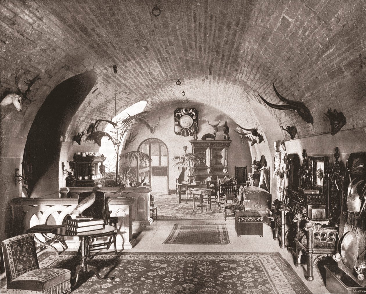Crypt, Glamis Kalesi, Forfar, İskoçya, 1894. by Unbekannt