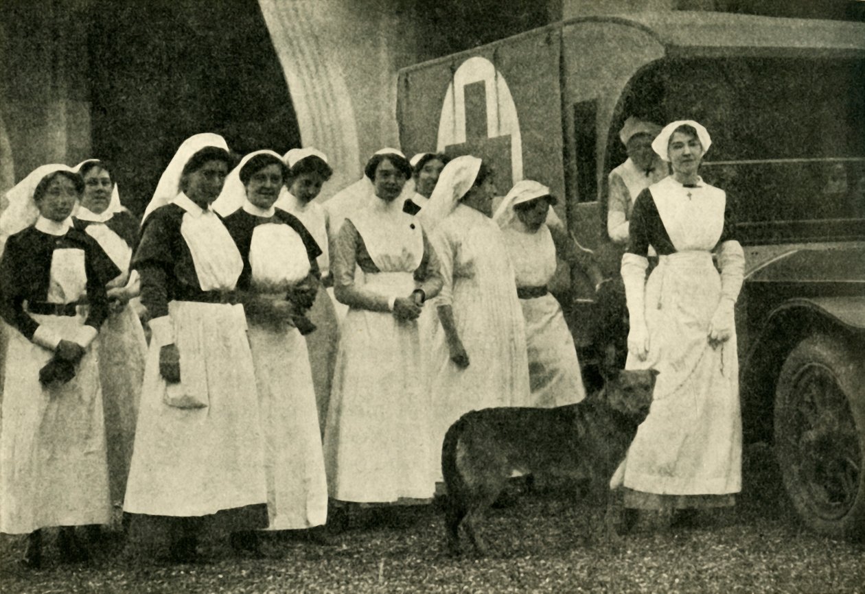 Hemşirelerle Westminster Düşesi, Le Touquet, Birinci Dünya Savaşı, 1914, c1920. by Unbekannt