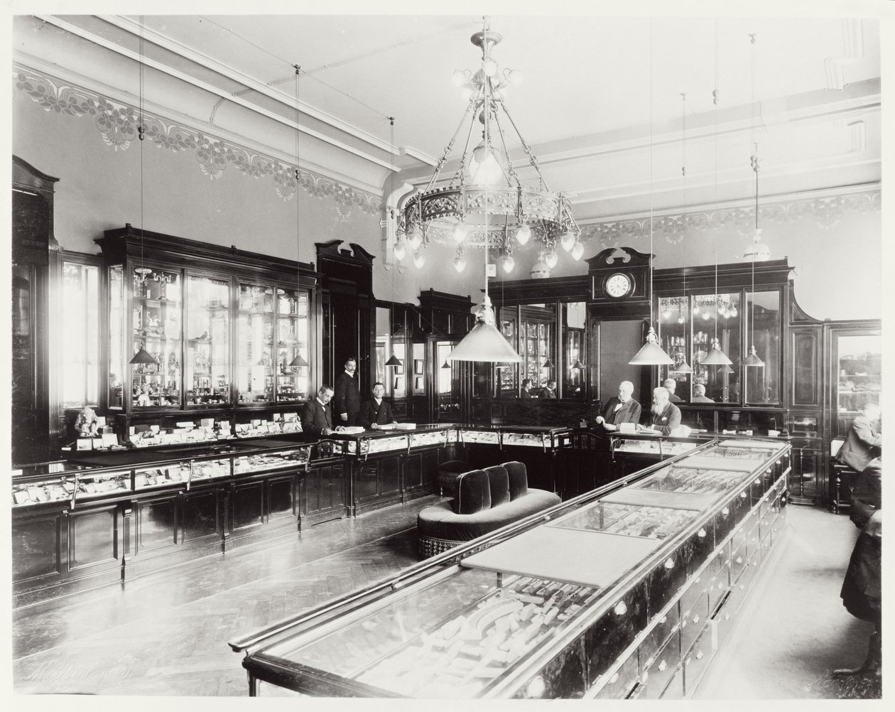 Faberge Emporium (s/b fotoğraf) by Unbekannt
