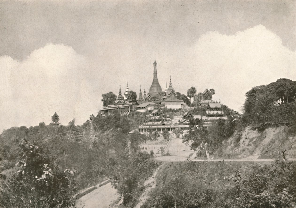 Büyük Pagoda, Moulmein, 1900. by Unbekannt