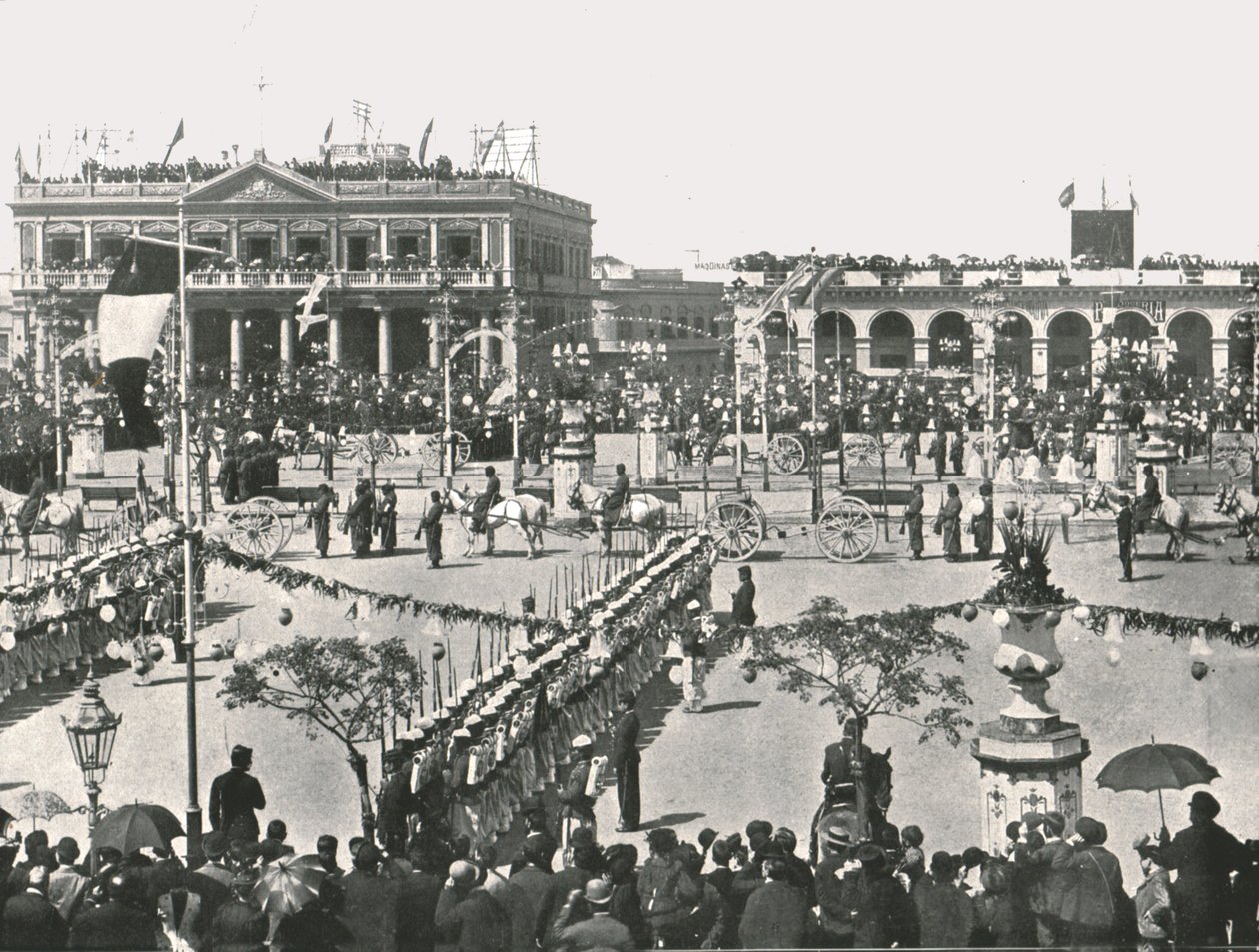 Bir Bayram Gününde Büyük Meydan, Montevideo, Uruguay, 1895. by Unbekannt