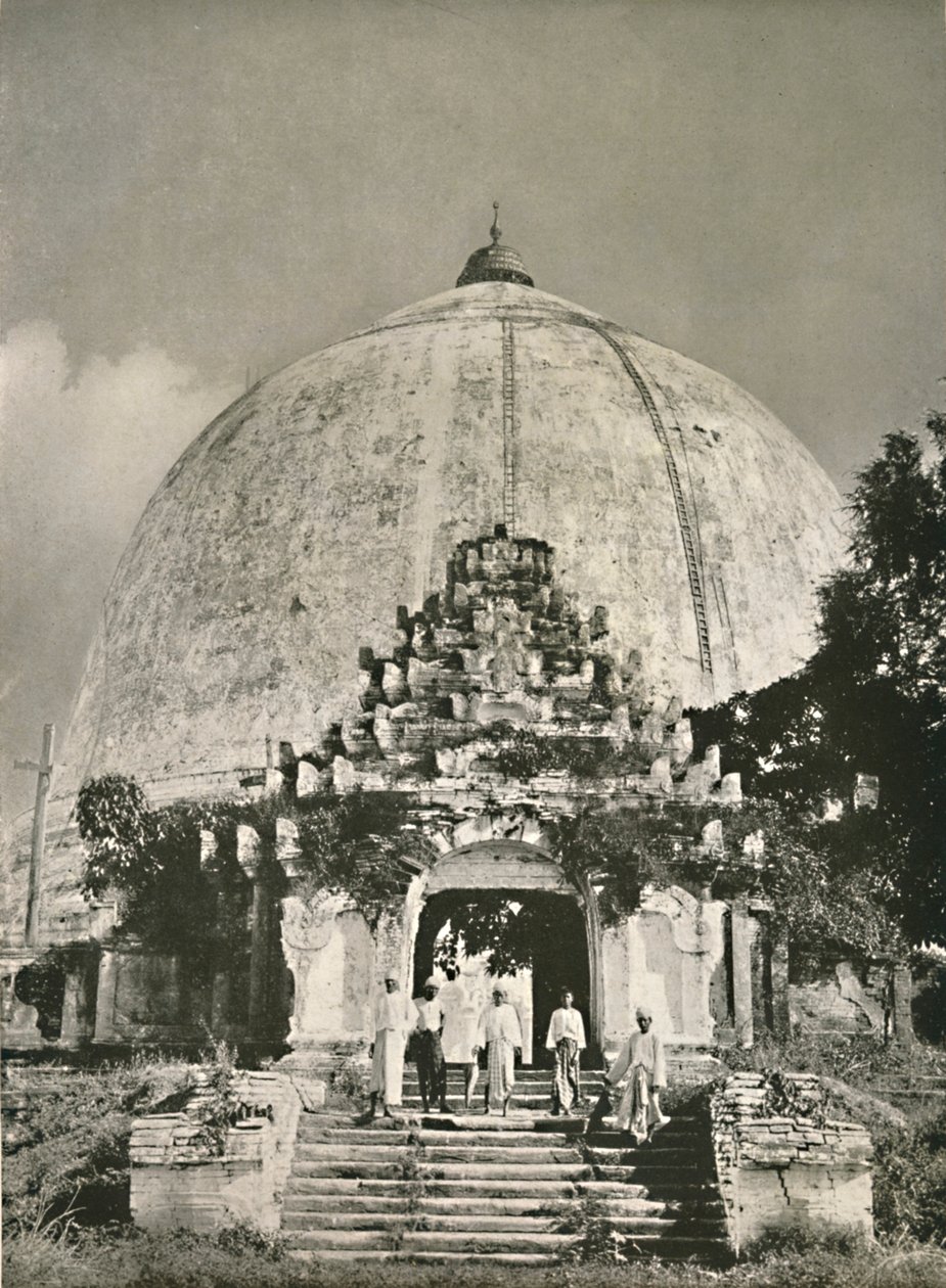 Kaung-Hmu-Daw, Sagaing, 1900. by Unbekannt