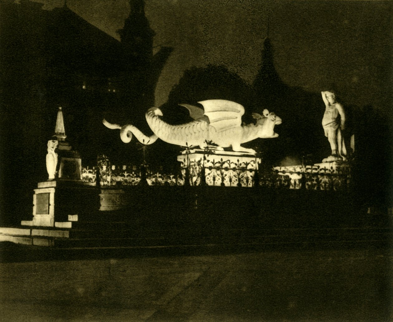 Lindwurm Çeşmesi, Klagenfurt, Avusturya, c1935. by Unbekannt