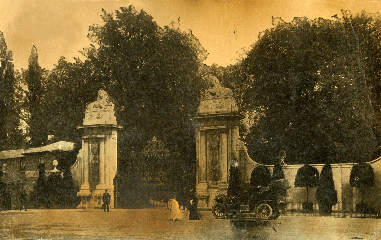 Aslan Kapıları, Hampton Court, Londra, 1910. by Unbekannt