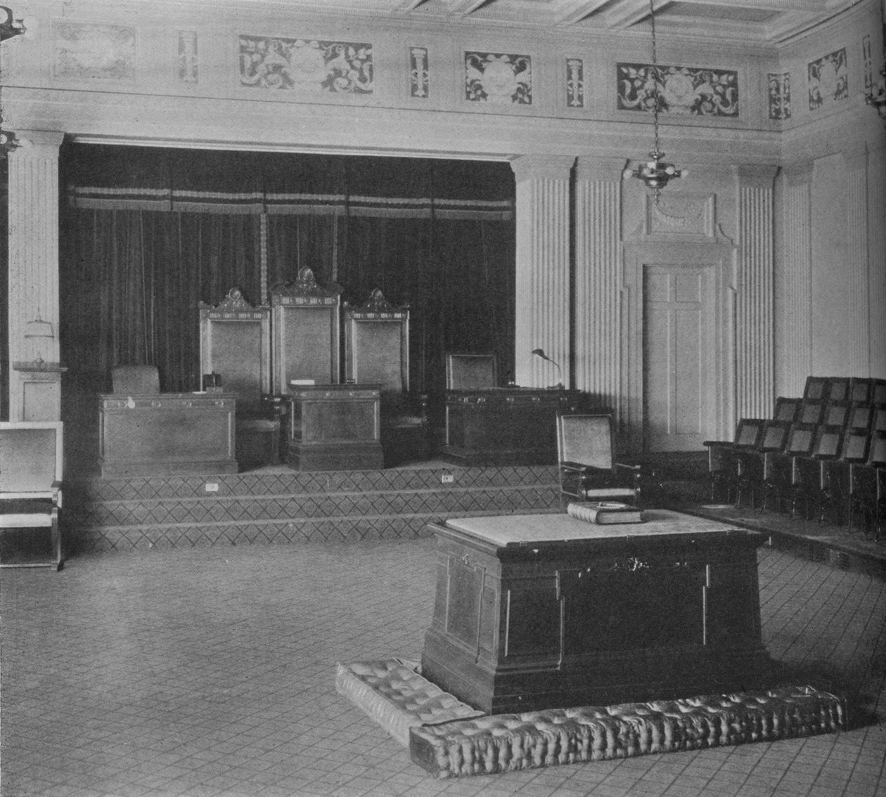 Dekoratif friz gösteren Lodge Odası, Mason Tapınağı, Birmingham, Alabama, 1924 by Unbekannt