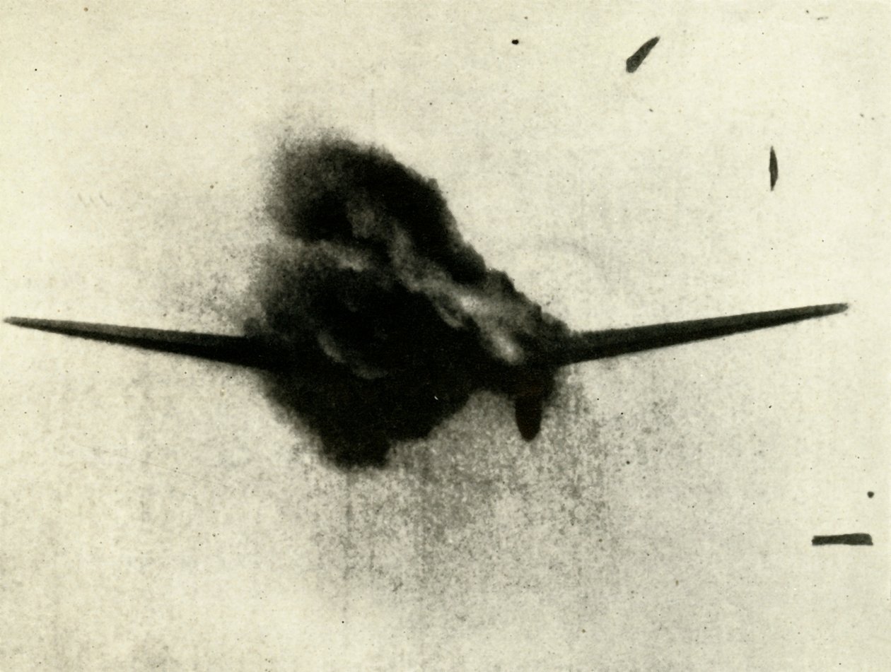 Zafer Anı: Girmek Üzere Bir Heinkel III, 1939-1940, 1941. by Unbekannt