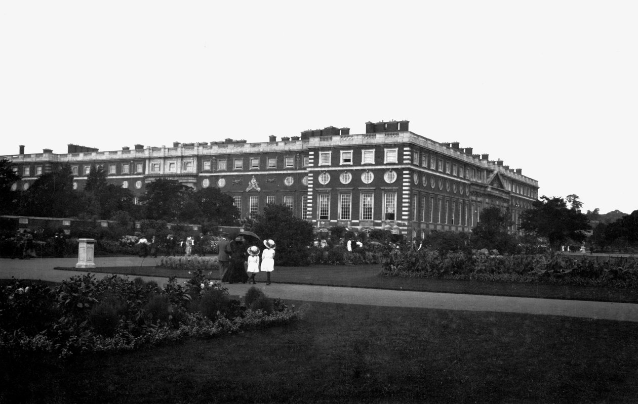 Saray, Hampton Court, 20. Yüzyıl by Unbekannt