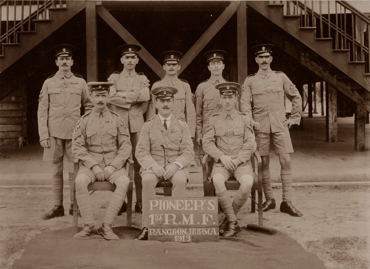 Kraliyet Munster Piyadelerinin Öncüleri, Rangoon, Burma, 1913. by Unbekannt