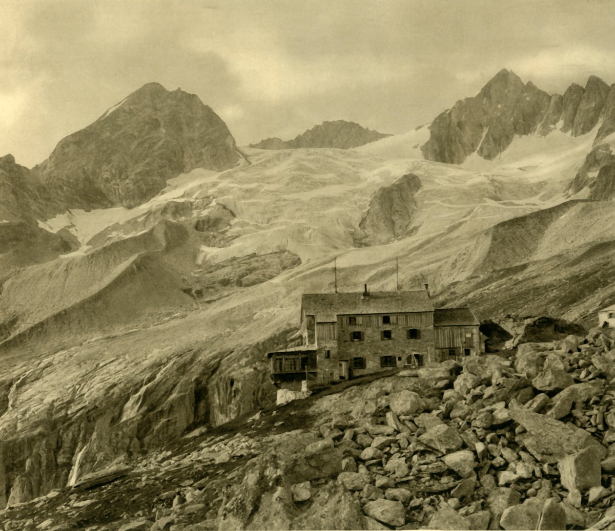 Plauener Hütte ve buzul, Zillergrund, Tirol, Avusturya, c1935. by Unbekannt