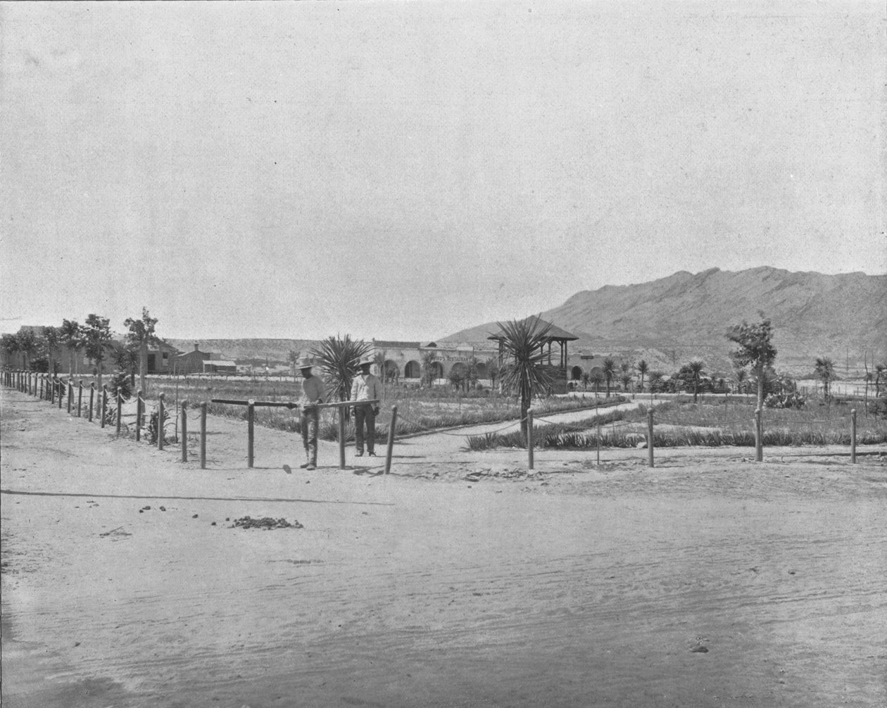 Plaza, El Paso, Teksas, ABD, 1900. by Unbekannt