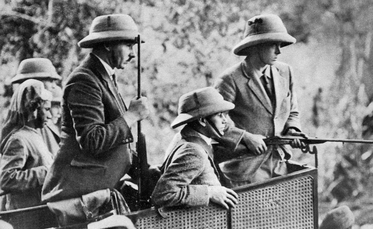Galler Prensi kaplanı Nepal'de vuruluyor, Hint Turu, 1921 by Unbekannt