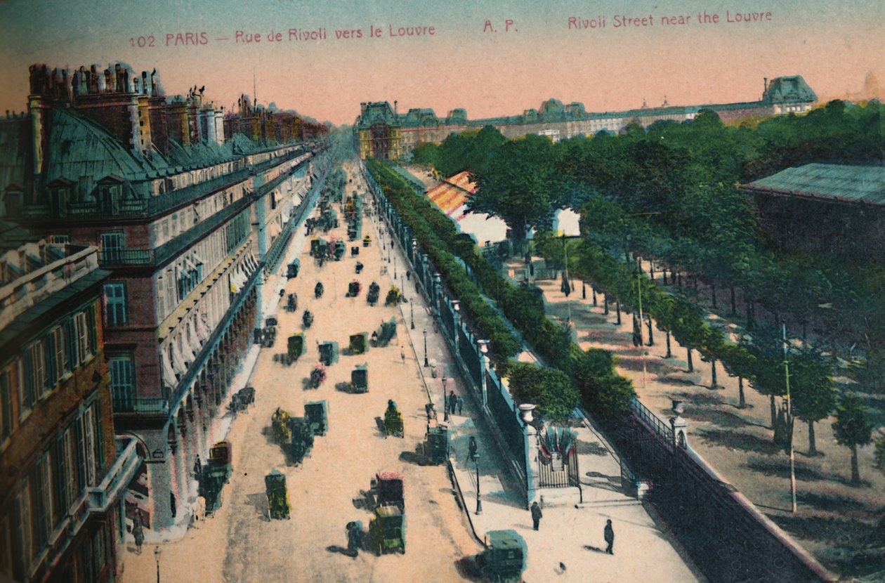 Rue de Rivoli Louvre