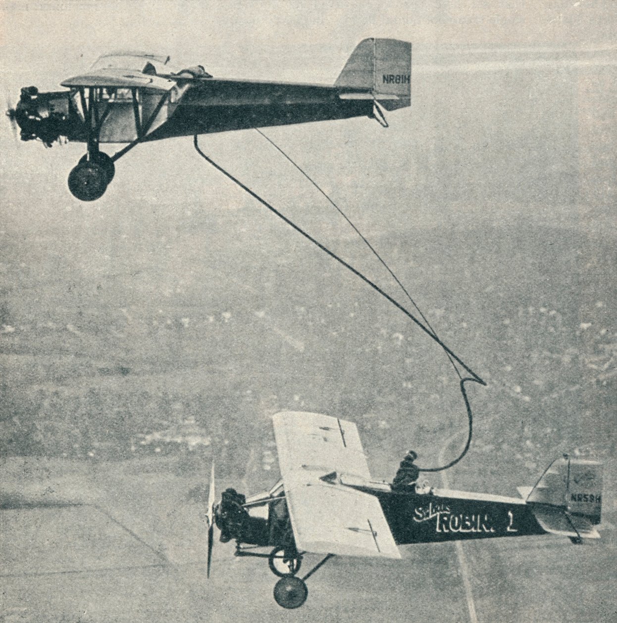 St Louis Robin yakıt ikmali, c1929 c1937 by Unbekannt