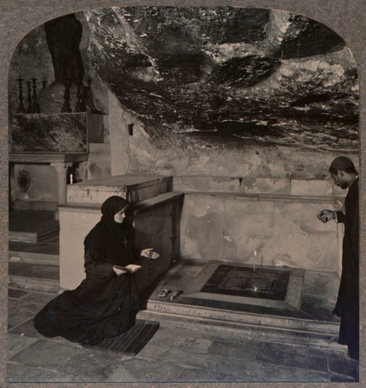 Meshedilme Taşı, Kutsal Kabir Kilisesi, Kudüs, c1900 by Unbekannt
