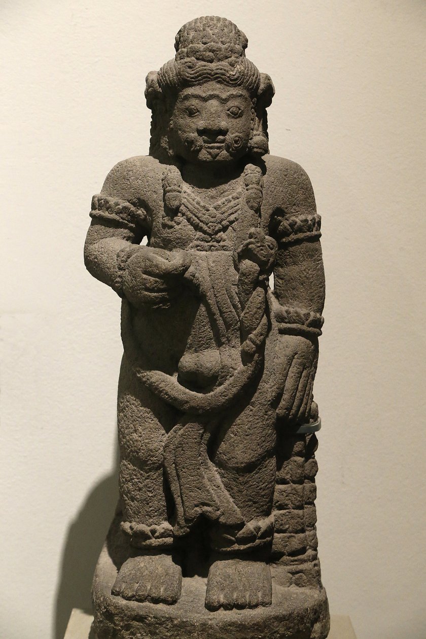 Victoria ve Albert Müzesi. Destansı Bir Dramadan Koruyucu Figür. Volkanik taş. Endonezya (Doğu Java). 1400-1500. Majapahit dönemi. Birleşik Krallık by Unbekannt