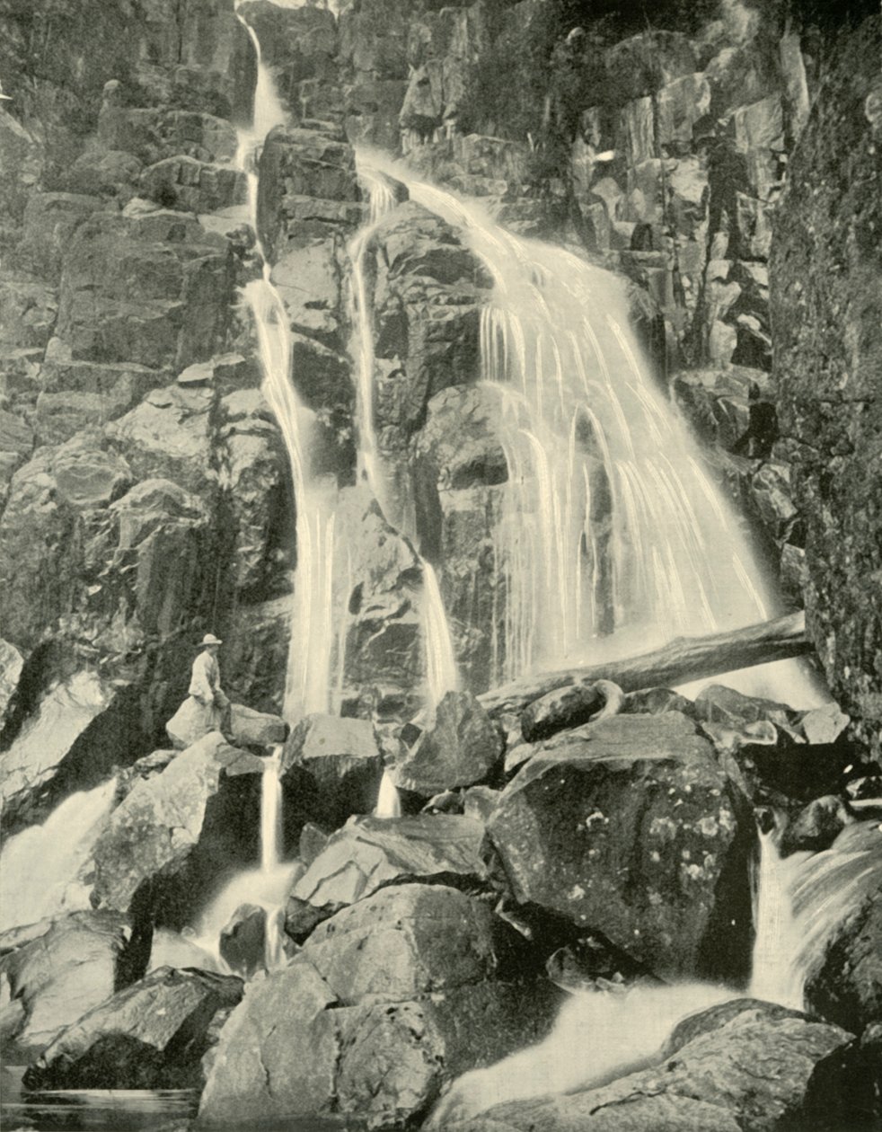 Wellington Şelalesi, Wellington Dağı, 1901. by Unbekannt