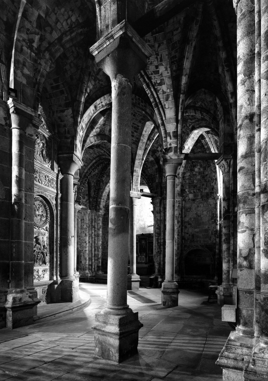 Gezici ve sözde Radiant Şapel. Katedral Aziz Kurtarıcı. 12-15. yüzyıl. Avila, İspanya by Unbekannt
