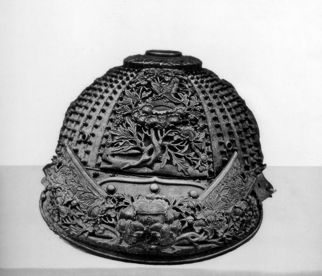 Yoshitsune zırhı, 12. yüzyıl 1886 by Unbekannt