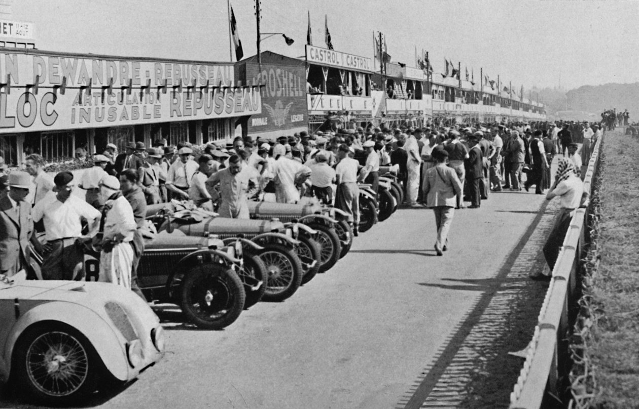 Yoğun pitler: Le Mans 24 Saat Yarışı başlamadan önce, 1937 by Unbekannt