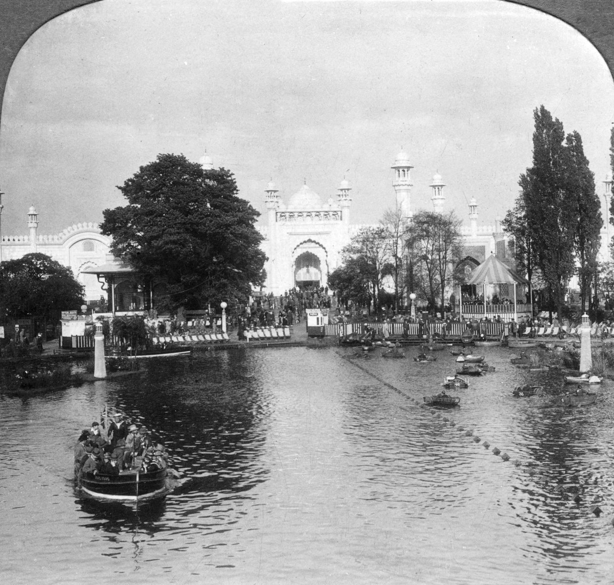 Britanya İmparatorluğu Sergisindeki göl, Wembley, Londra, c1925 by Unbekannt